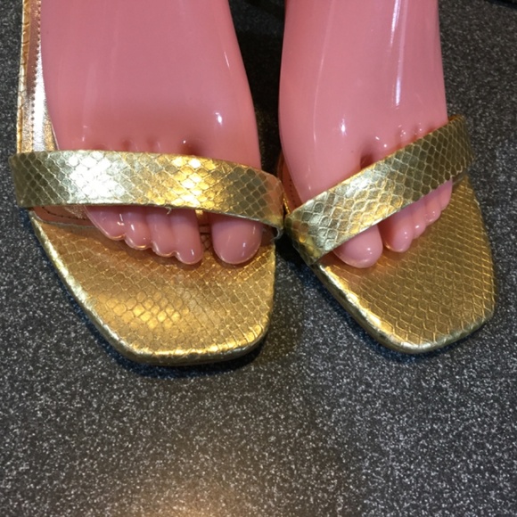 Lilly Pulitzer Gold “Natalie” Heels - Picture 11 of 15